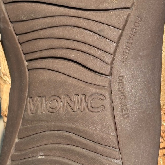 Vionic Mona Cork/Gold Flip Flops sz 9 Versatile
Quality Functional Lightweight - Picture 11 of 13